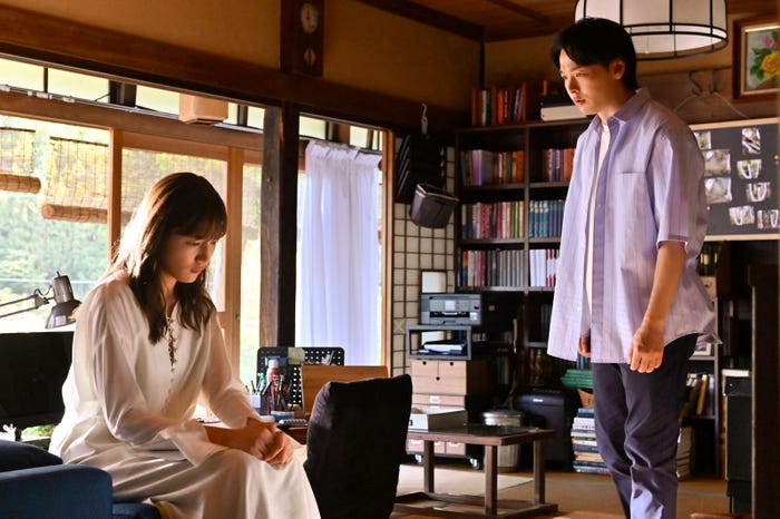 川口春奈、中村倫也「ハヤブサ消防団」最終話より(C)テレビ朝日