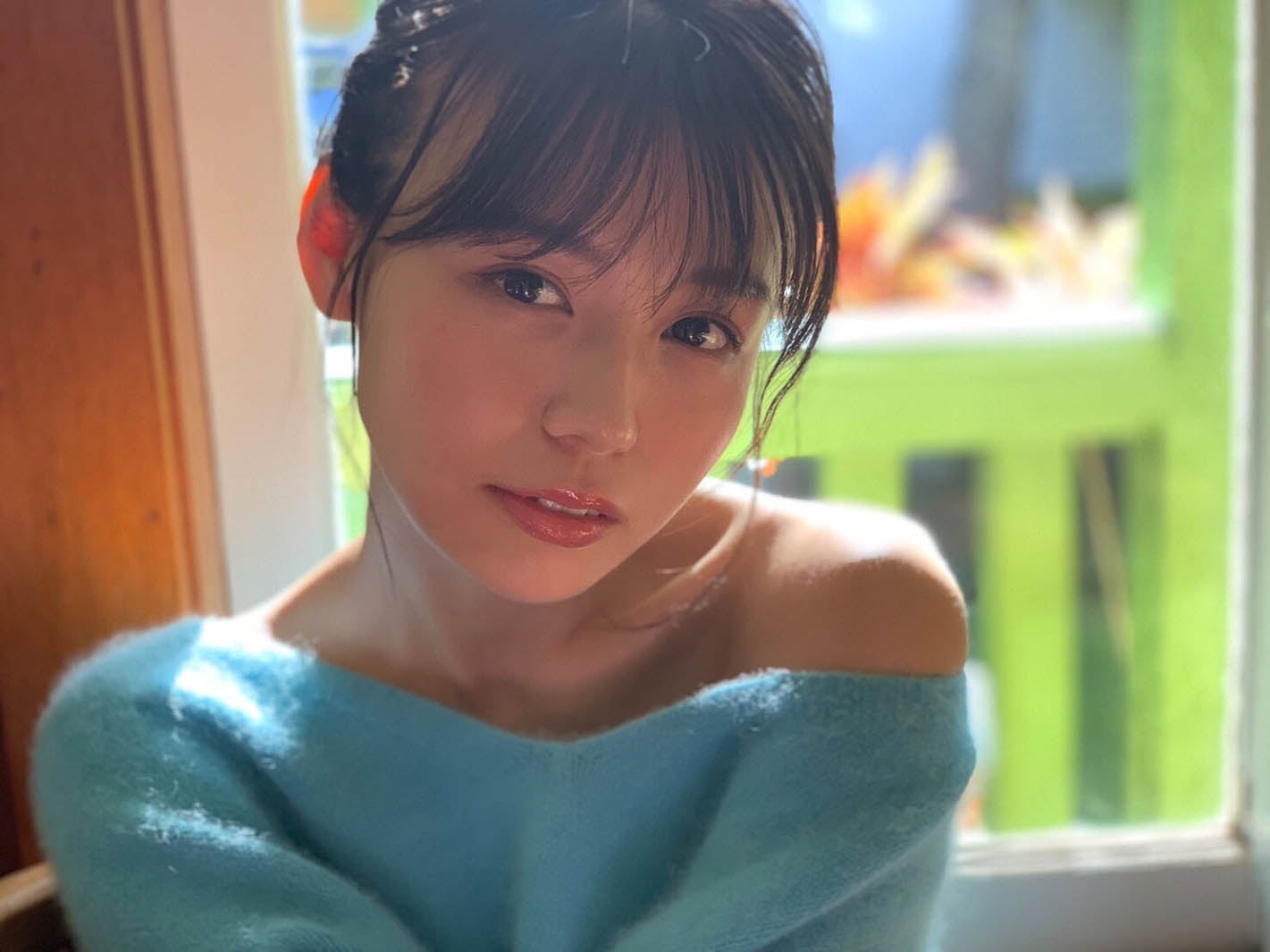 “モッツァレラボディ”井口綾子、写真集が驚異のスピードで重版決定