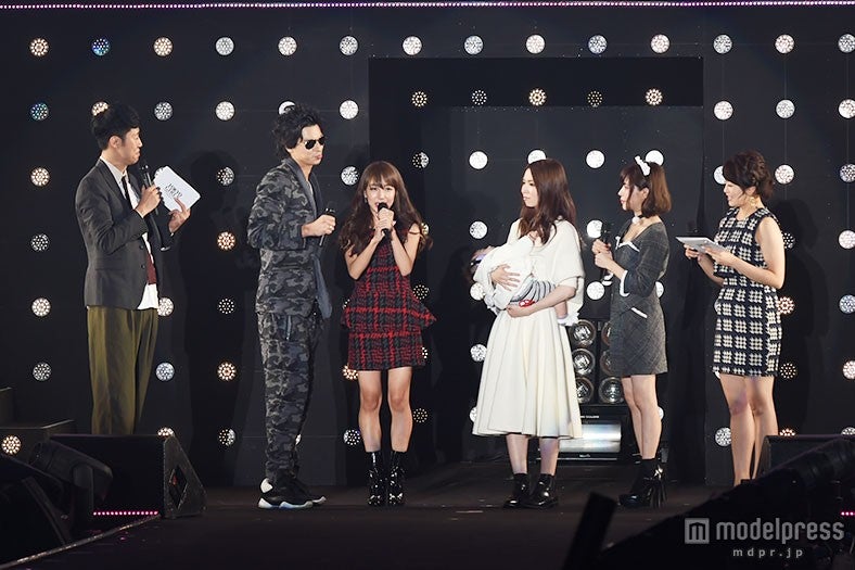 川崎希、菊地あやから「saita」別冊付録にて100ページの特集を実施