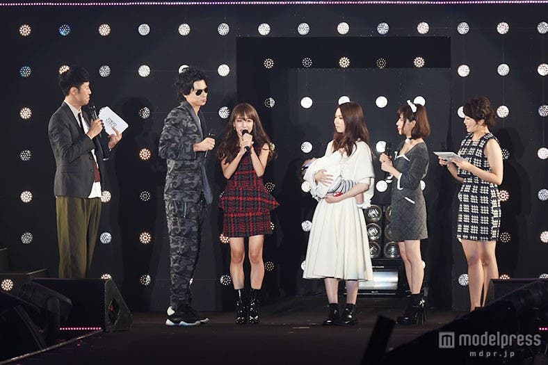 川崎希、菊地あやから「saita」別冊付録にて100ページの特集を実施