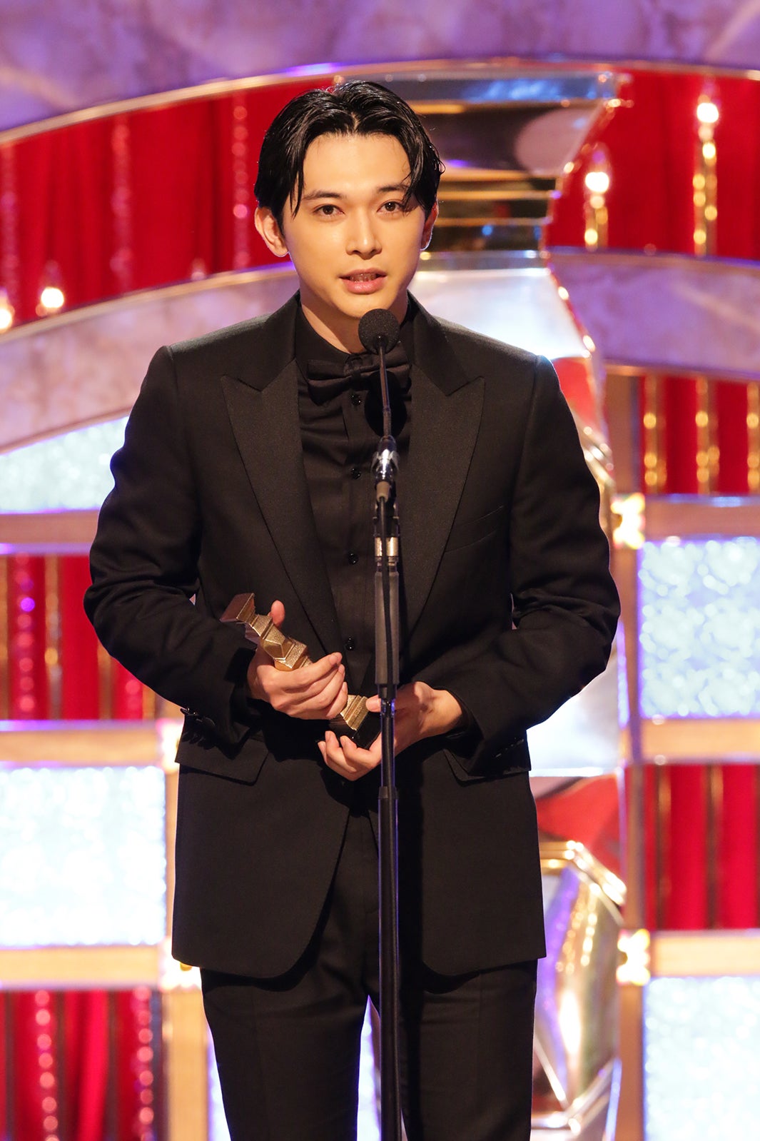 吉沢亮、最優秀助演男優賞を受賞 山崎賢人との絆語る「一番最初に連絡が来た」＜第43回日本アカデミー賞＞