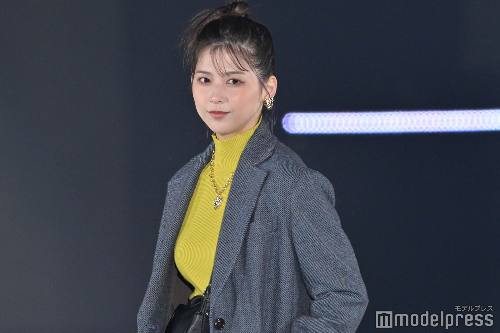 渡邉理佐、マスタードカラーが秋っぽい 韓国発・カチモリヘアでクール ...