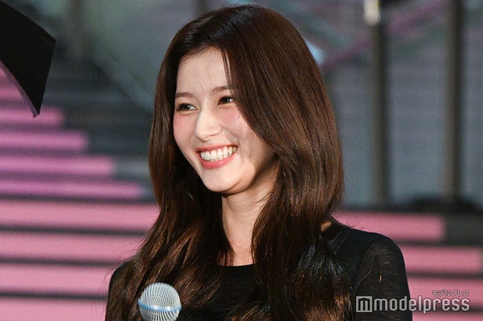 サナ(C)モデルプレス