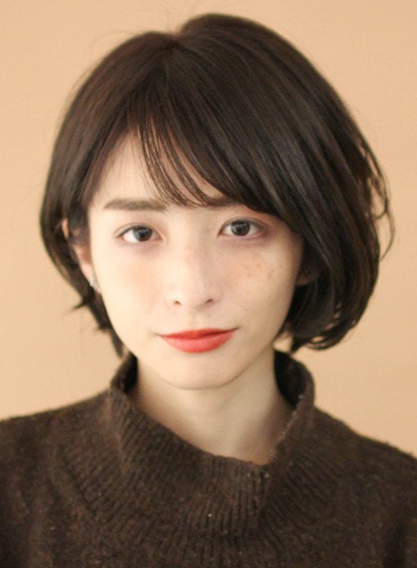 40代に似合う耳かけショート特集 可愛らしさも忘れない大人の好印象ヘアスタイル モデルプレス