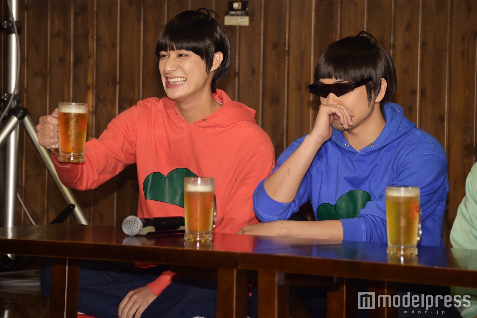 （左から）高崎翔太、柏木佑介（C）モデルプレス