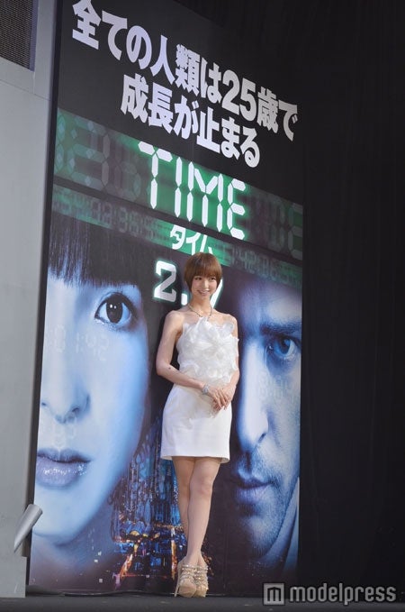 「TIME／タイム　篠田麻里子バージョンスペシャルパネル」もお披露目