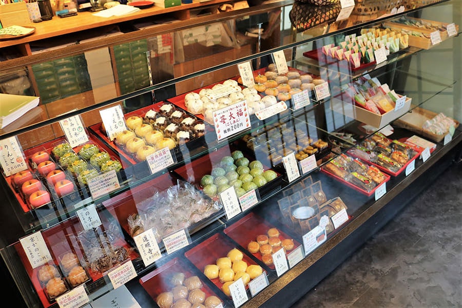 御菓子司 翠江堂 本店 店内