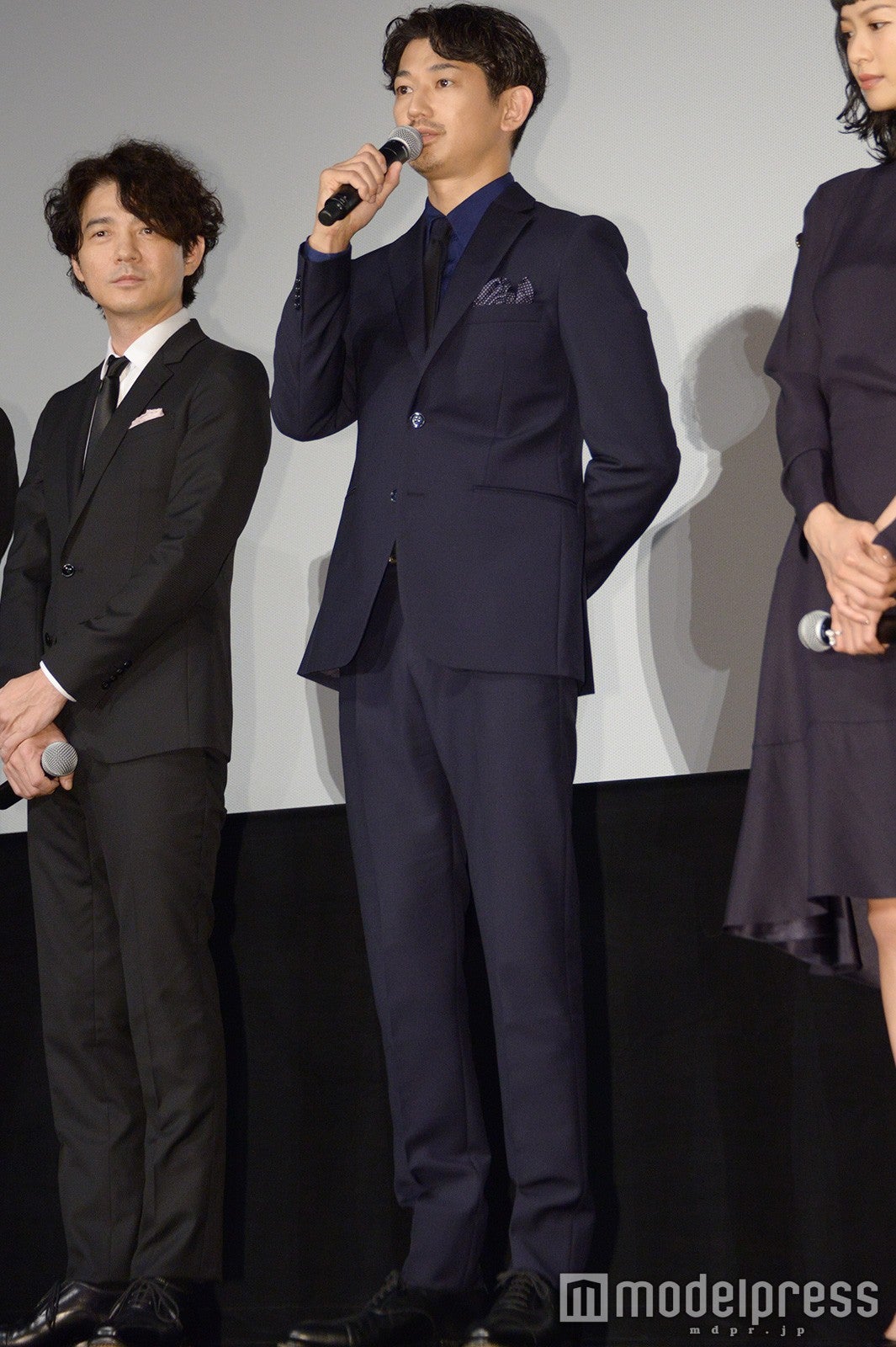 綾野剛　佐藤浩市　榮倉奈々　サイン入り生写真　ポラロイド 綾野剛 佐藤浩市 榮倉奈々 サイン入り生写真 ポラロイドの通販