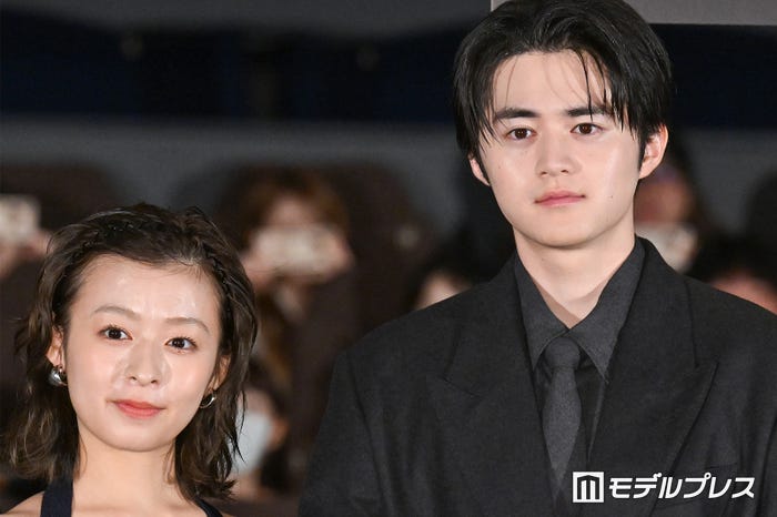 鈴鹿央士、森七菜(C)モデルプレス
