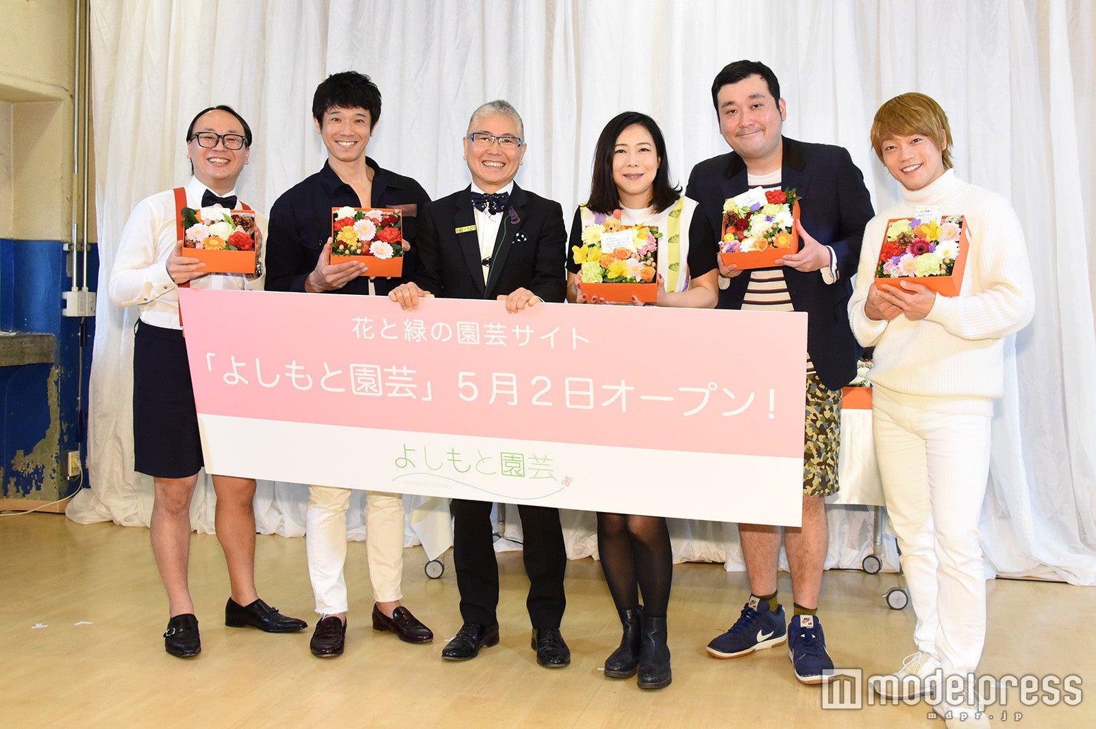 （左から）タカシ、庄司智春、石原和幸氏、椿鬼奴、大、おばたのお兄さん（C）モデルプレス