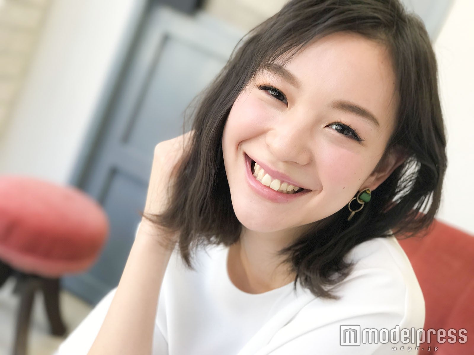 チークのアイシャドウ使いが今オシャレ！青みピンクで“大人ベイビー”なメイクに挑戦【ロレアル】