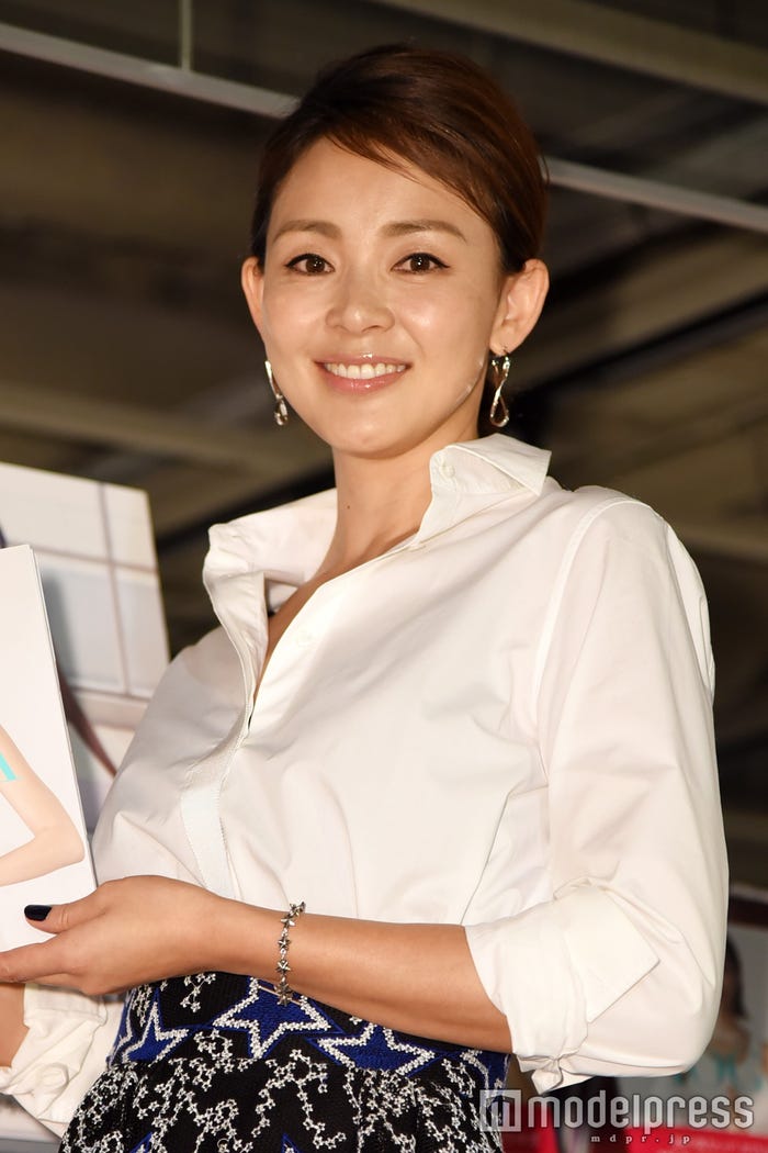 自著「SHIHO　loves　YOGA　～おうちヨガ～」発売記念イベントを開催したSHIHO（C）モデルプレス
