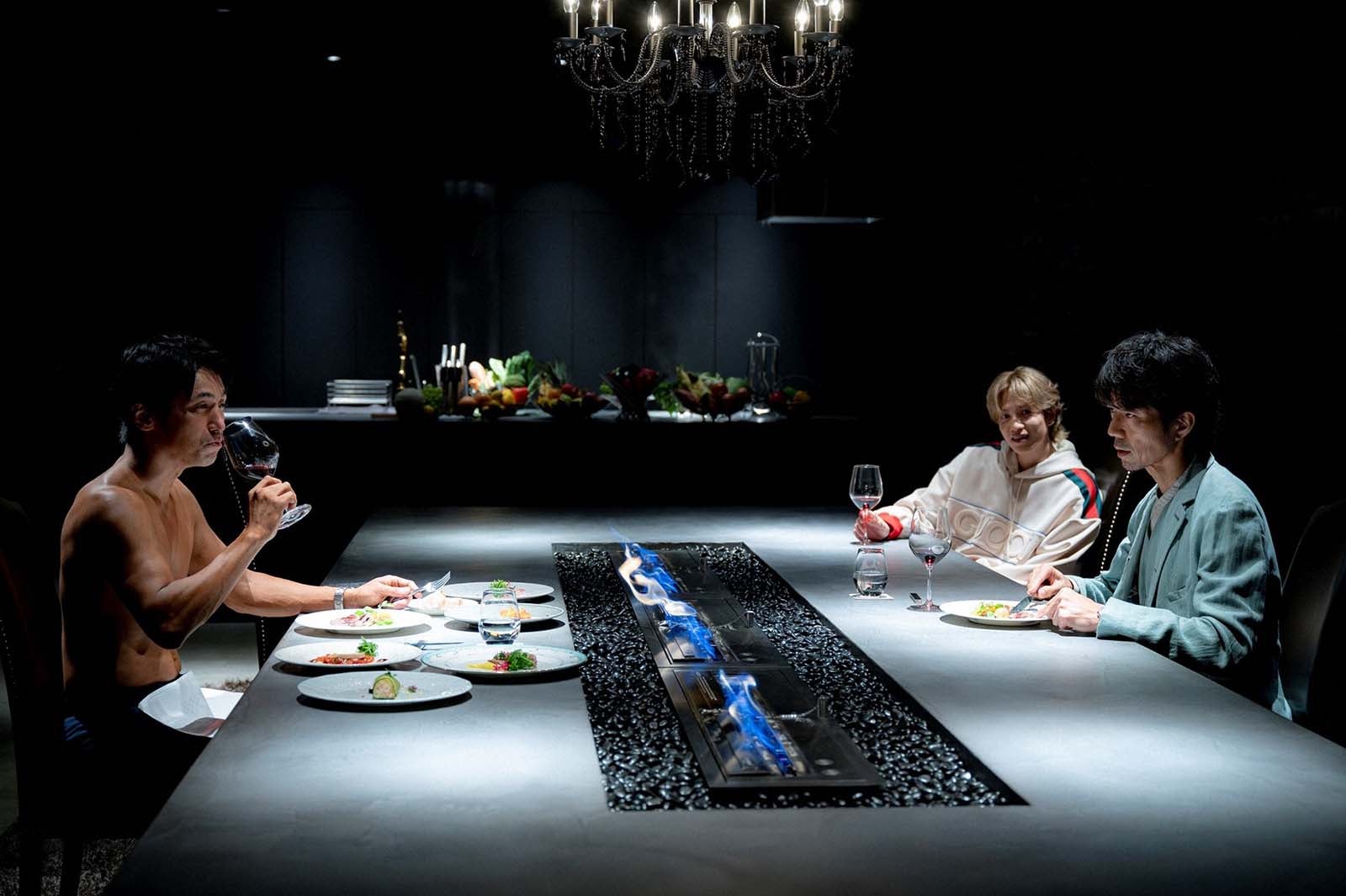 （左から）高橋光臣、志尊淳、仲村トオル「フェルマーの料理」第2話より（C）TBS