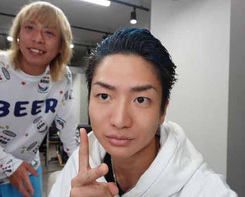 DJ社長、“青髪復活”ガラリイメチェン報告で「しっくりくる」「やっぱり青」絶賛の声