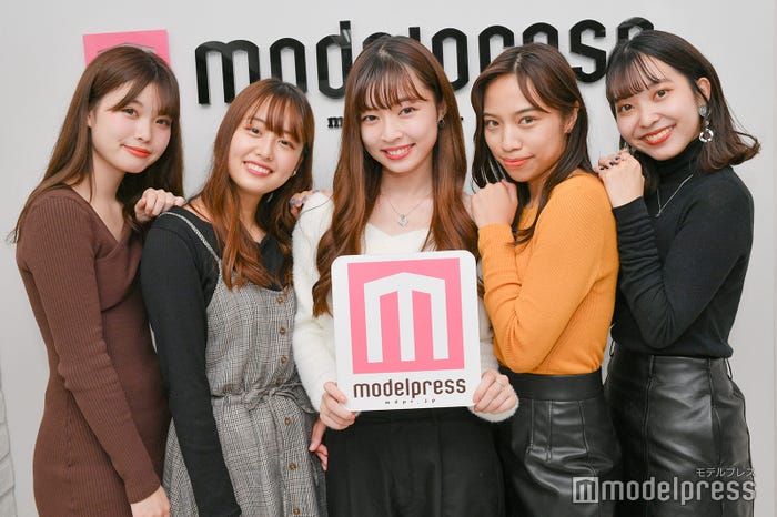 (左から)林みなみ、犬塚花菜子、齋藤万莉奈、武藤ジャスピン、竹村夏音(C)モデルプレス