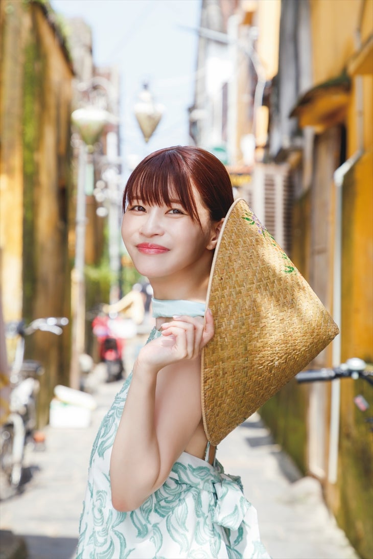 岸明日香 写真集『Trajectory』より（撮影：榊原裕一／ワニブックス刊）