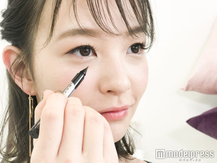 Kate アイライナー 極薄ブラウン で自然なデカ目を手に入れるメイクテク モデルプレス Kate アイライナー 極薄ブラウン で自然なデカ目を手に入れるメイクテク モデルプレス