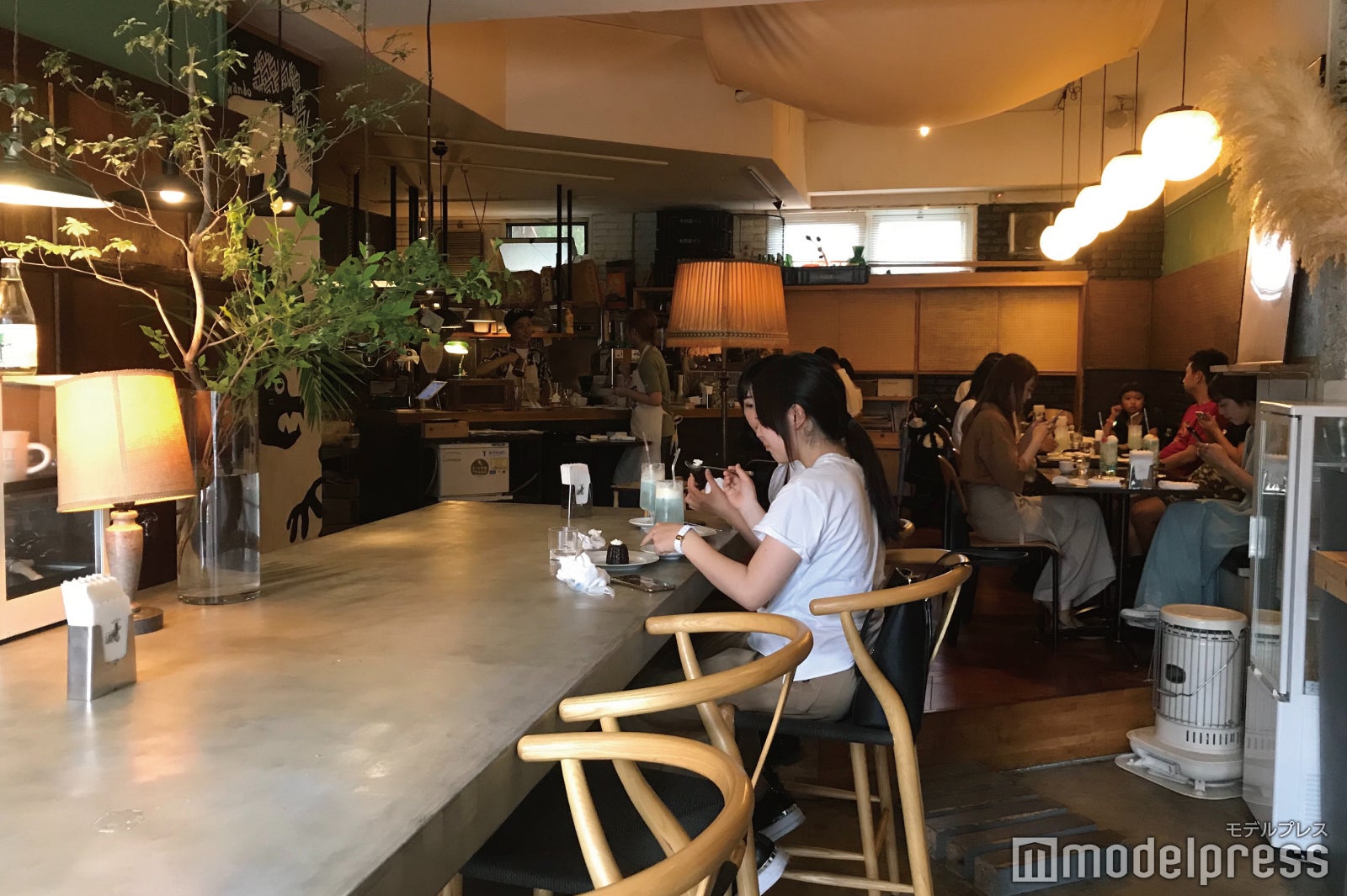 グランド喫茶『シヤチル』の店内風景