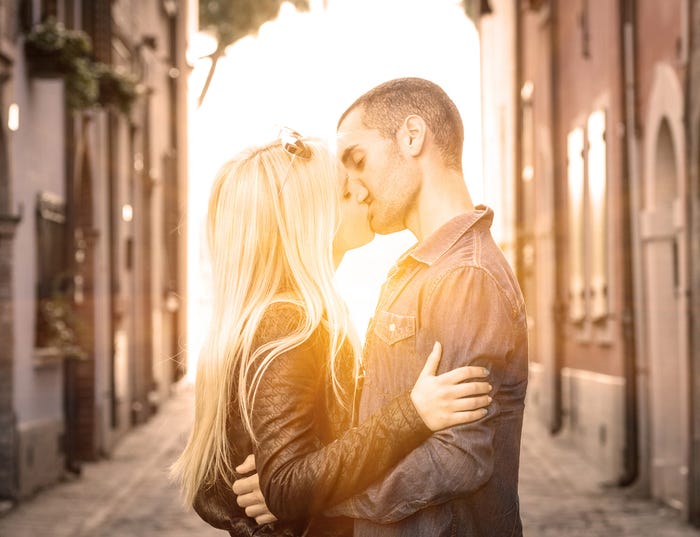 上手なキスをするためのテクニック6つ 彼の興奮も最高潮に モデルプレス 上手なキスをするためのテクニック6つ 彼の興奮も最高潮に モデルプレス