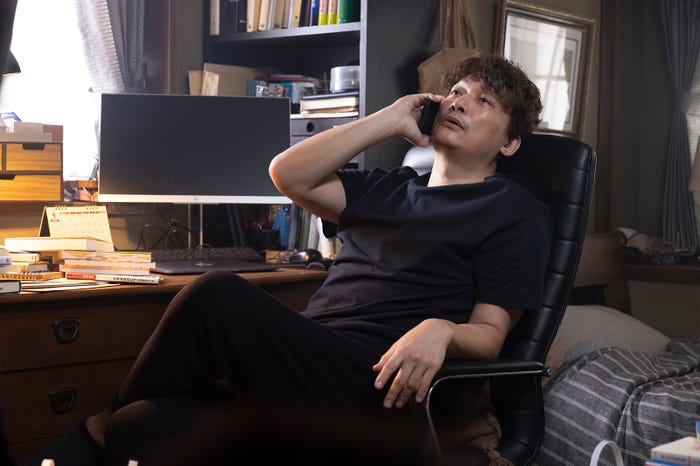 香取慎吾「日本一の最低男 ※私の家族はニセモノだった」(C)フジテレビ