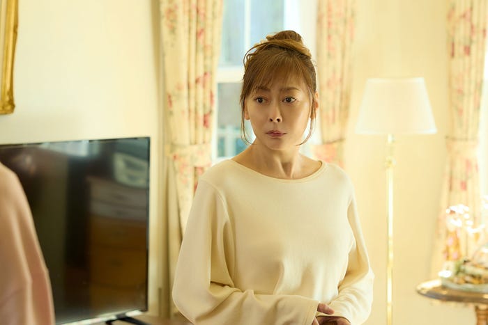 中山美穂「家政夫のミタゾノ」第1話(C)テレビ朝日