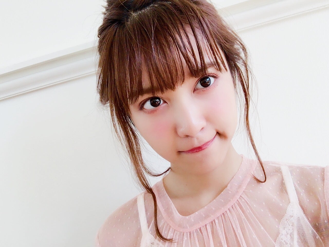 7日発売の「ヤングガンガン」No．20で初表紙を飾った松本愛のオフショット（写真提供：所属事務所）