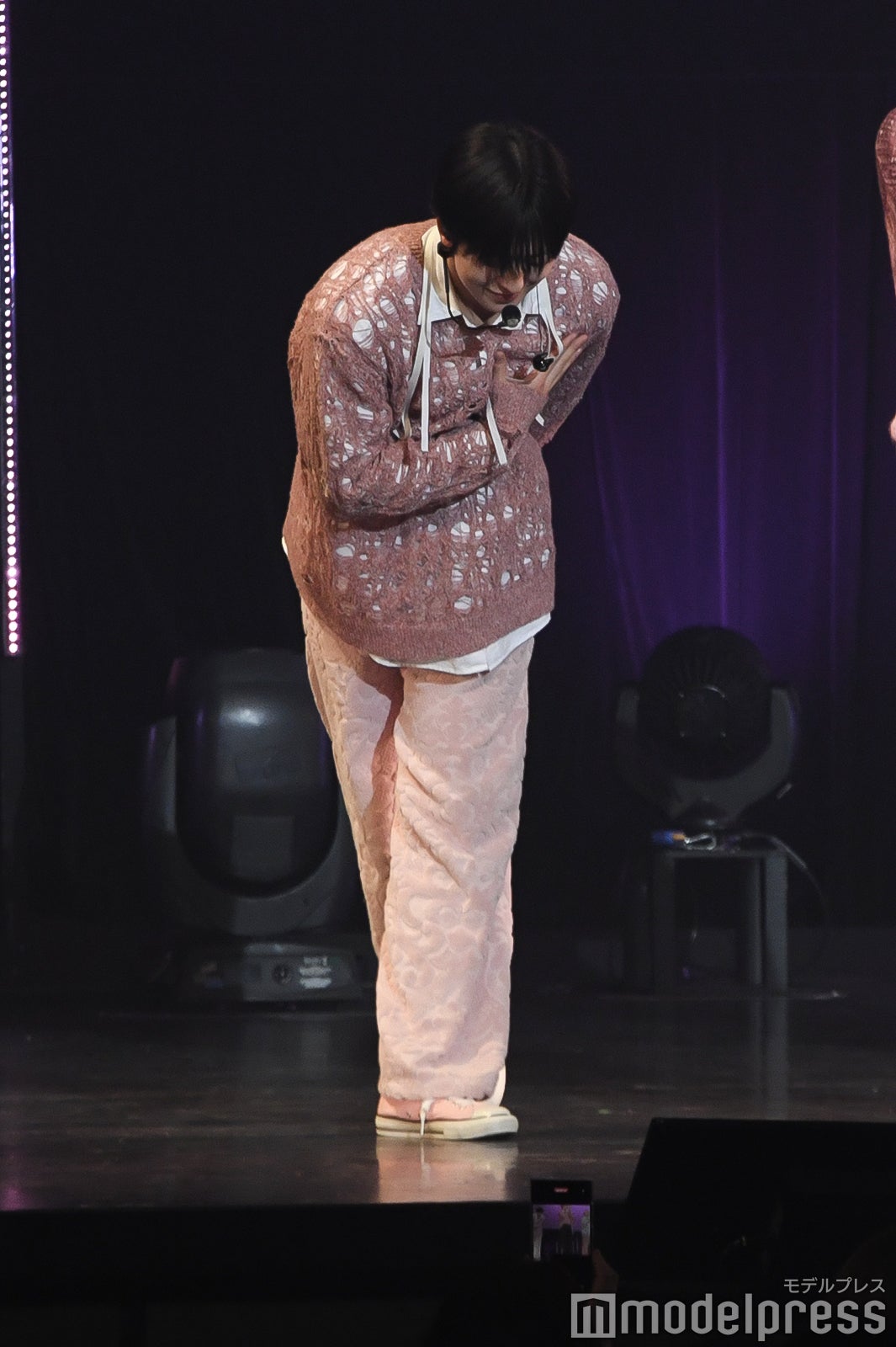 紳士的に一礼するFUMA（C）モデルプレス