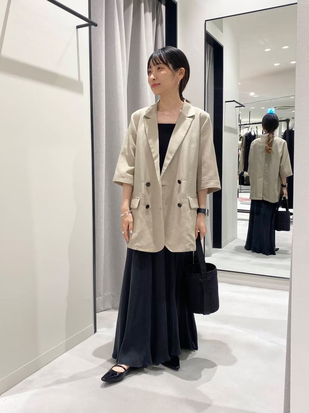 オーバーサイズシャツ感覚で羽織れる半袖ジャケットをプラス 出典:WEAR