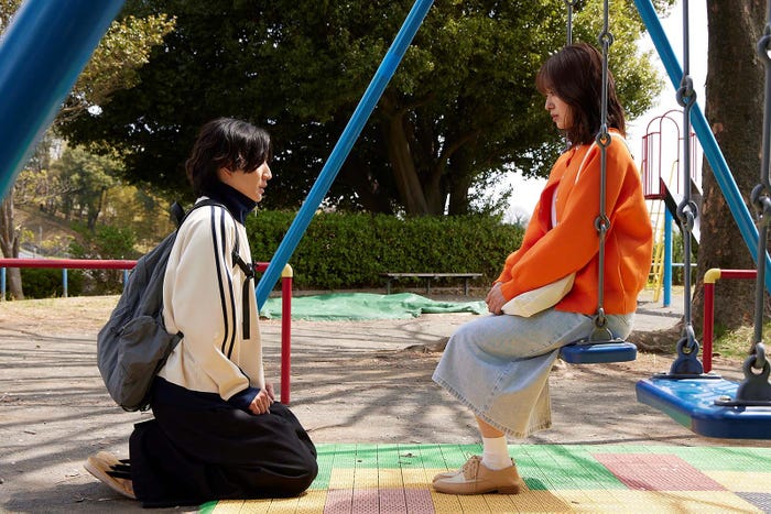 京本大我、田辺桃子「お迎え渋谷くん」第8話より(C)カンテレ