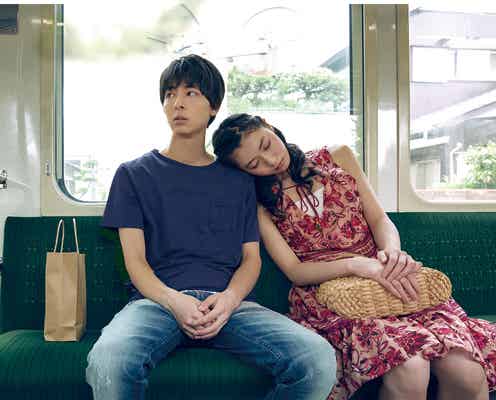 高杉真宙、注目の女優・安田聖愛とのデートシーン公開 苦悩する姿も<笑顔の向こうに>