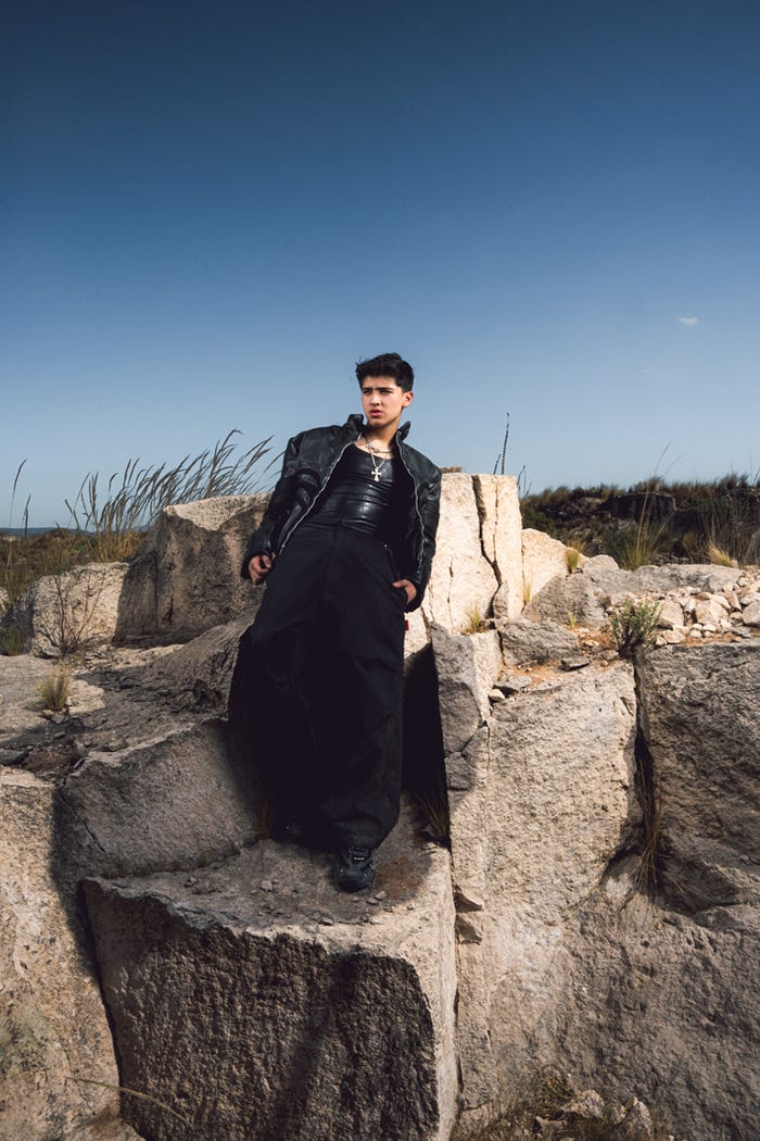 Kenneth(C)HYBE LATIN AMERICA