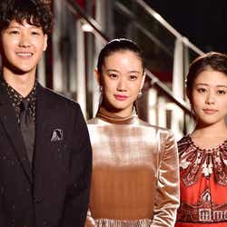 モデルプレス - 蒼井優&高畑充希の“上品レディオーラ”にうっとり 葉山奨之は弾ける笑顔で魅了