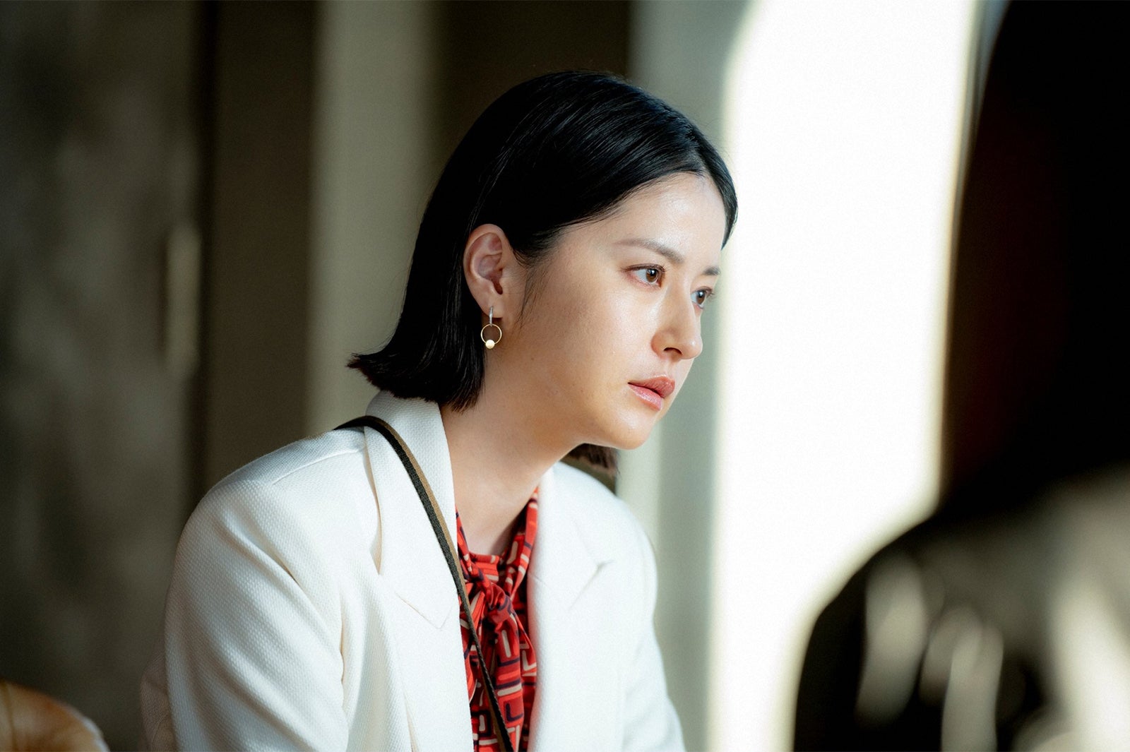 松本若菜／「夕暮れに、手をつなぐ」第5話より（C）TBS