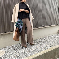 定番の「ノーカラーコート」を今年っぽく着こなすコツ|ゆるっと着ても大人っぽさキープ!
