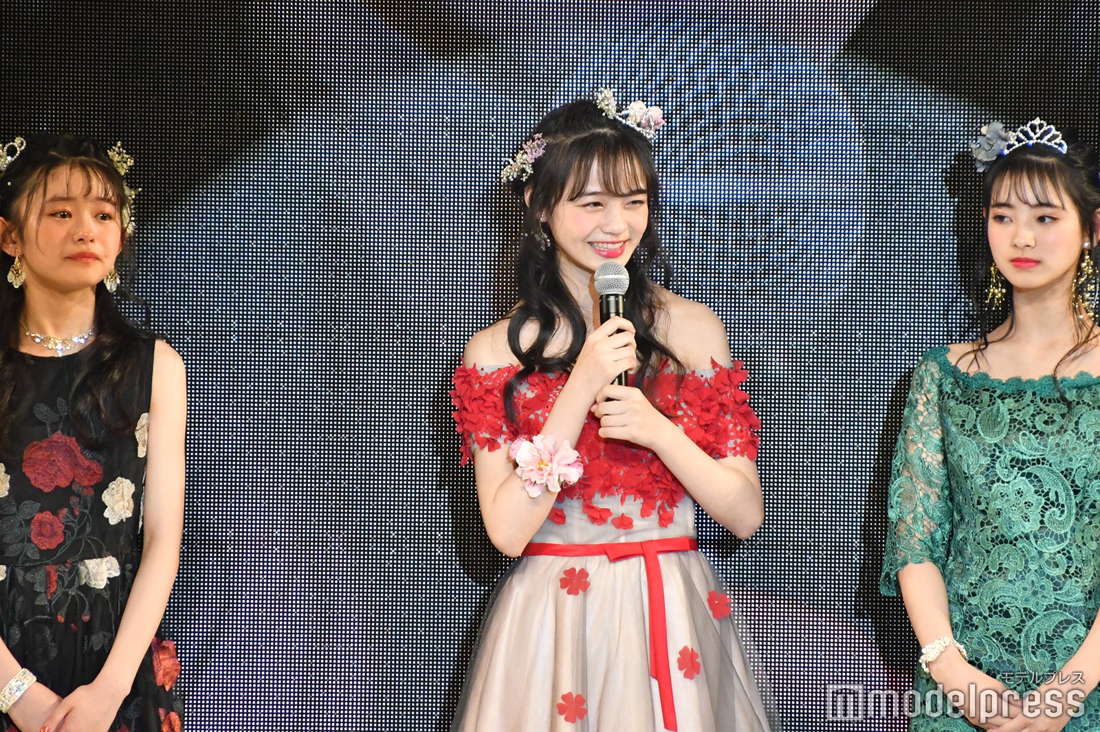 （左から）藤村木音、林芽亜里、田中杏奈 （C）モデルプレス