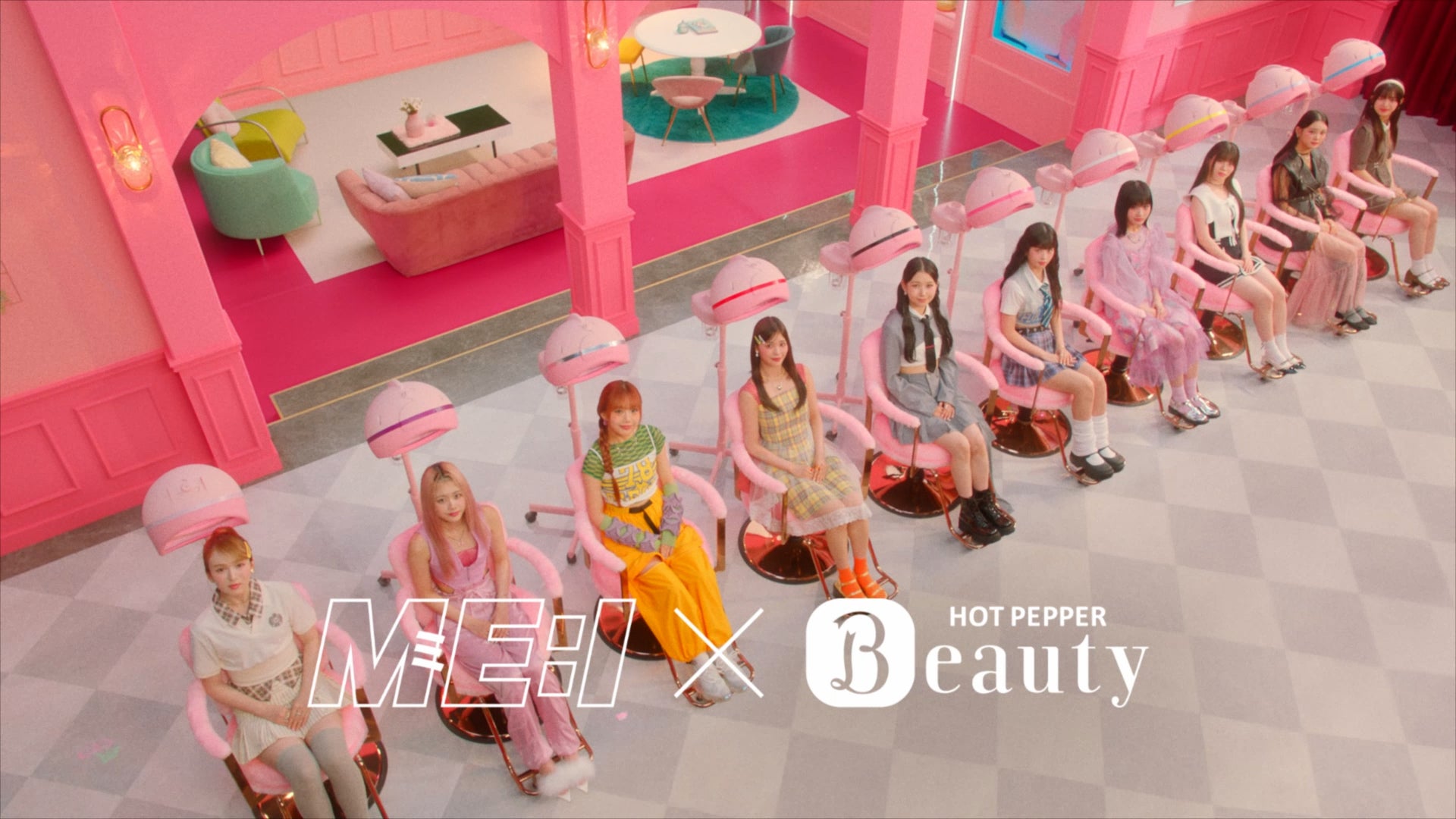 ME:I「ホットペッパービューティー」新WebCMより（提供写真）