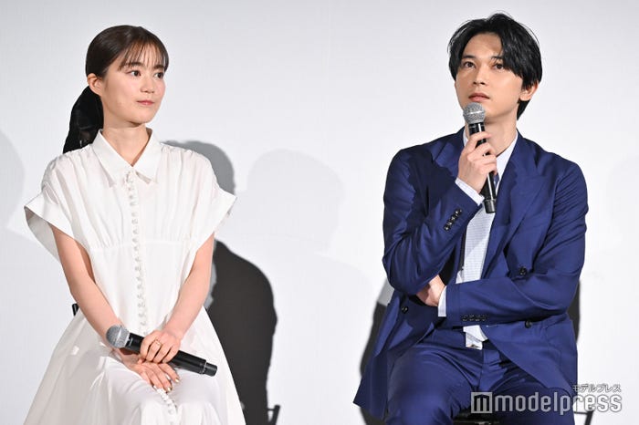 生田絵梨花、吉沢亮(C)モデルプレス