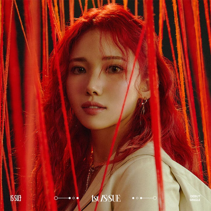 「1st IS:SUE」FC限定ソロジャケット NANO盤(C)LAPONE GIRLS