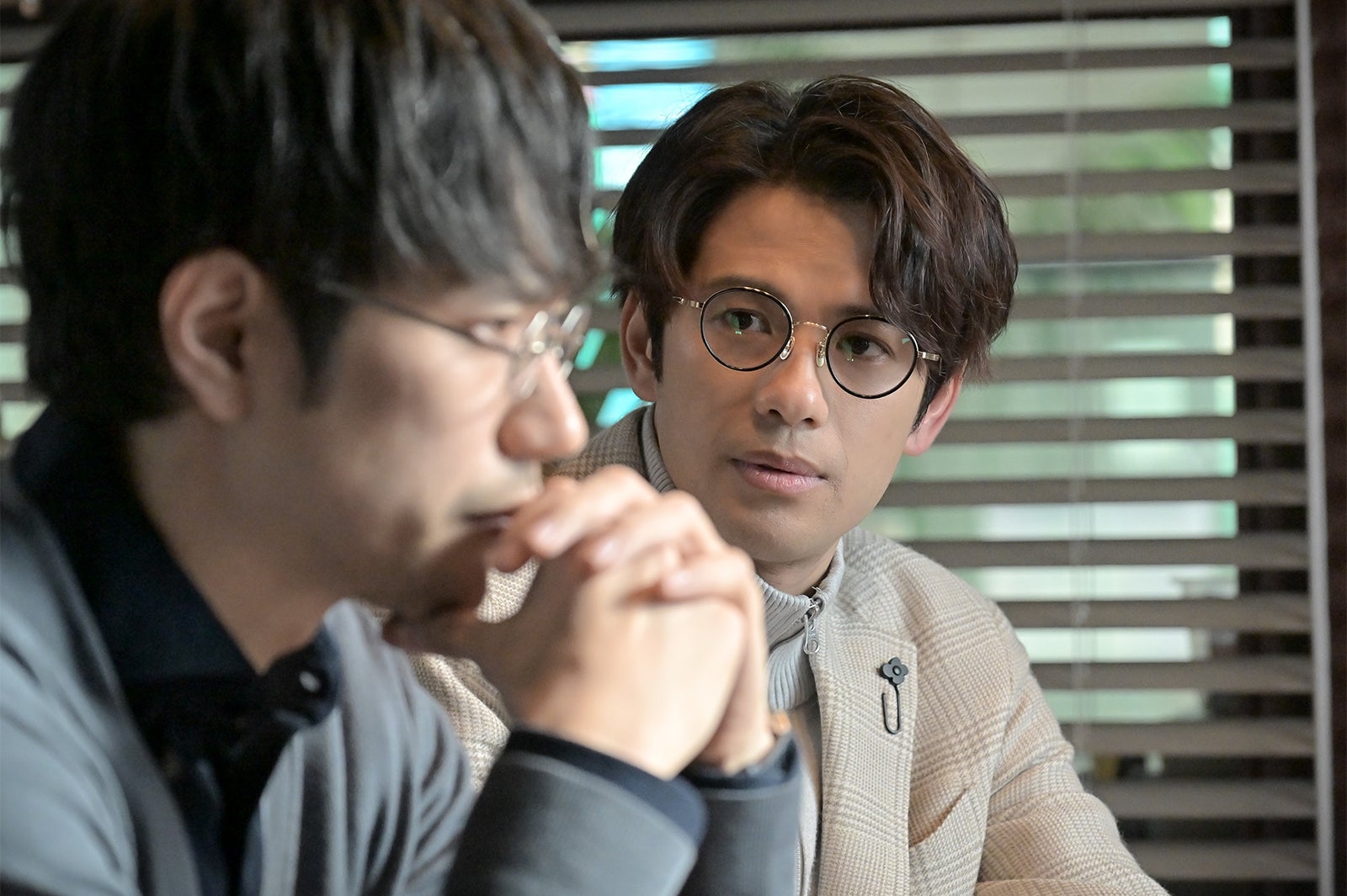 松山ケンイチ、森崎ウィン「クジャクのダンス、誰が見た？」第8話（C）TBS