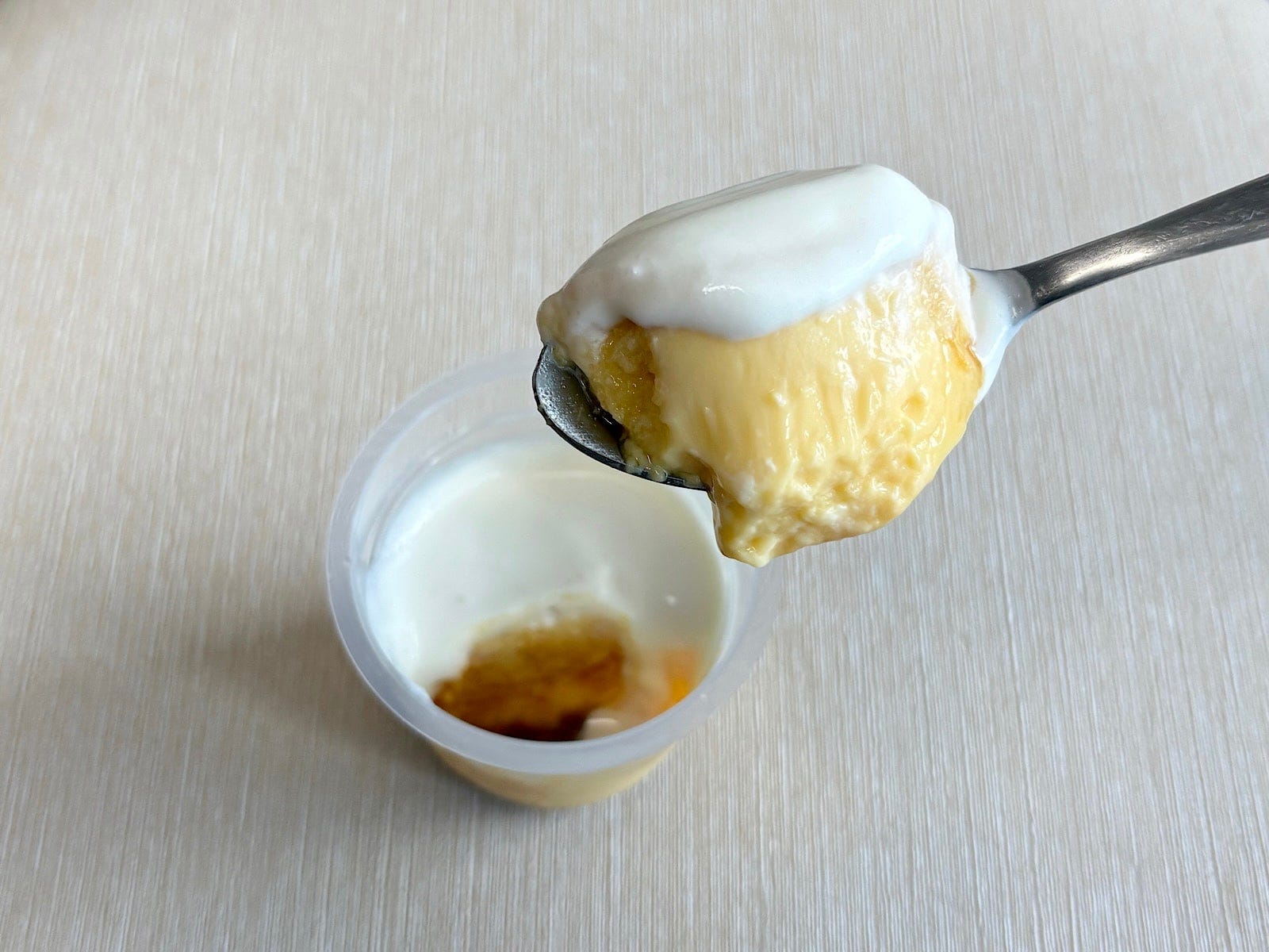 まるでバウムクーヘンを食べたときのような後味を楽しめる、新感覚プリンです