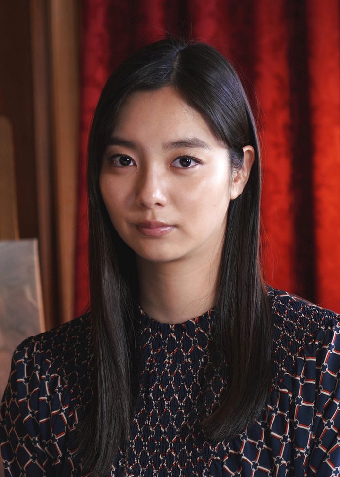 新川優愛(C)カンテレ