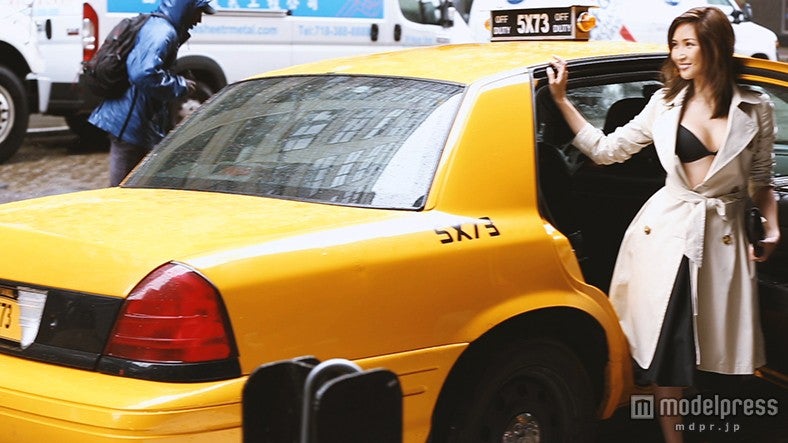 紗栄子／メイキングムービーより