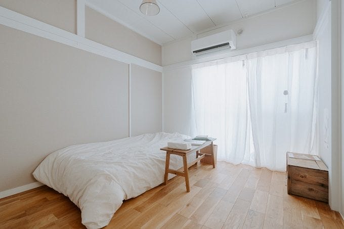 ゆったり1ldkで一人暮らし 好きなものを散りばめた素敵なインテリア実例 モデルプレス