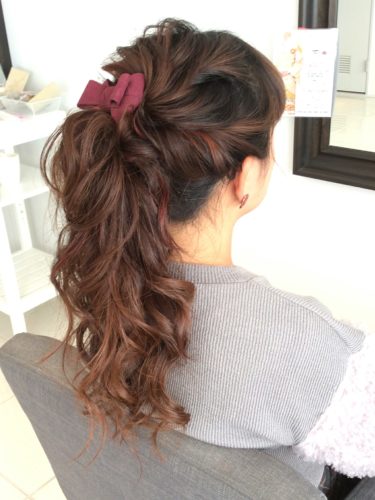 印象を変えるロングポニーテール15選 簡単 応用までこなれ感が出るスタイルのコツ モデルプレス