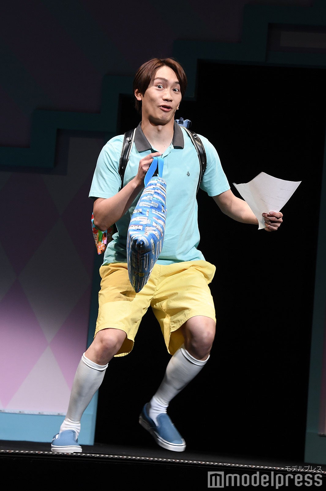 記者の撮影を妨げる小学生の藤原丈一郎（C）モデルプレス