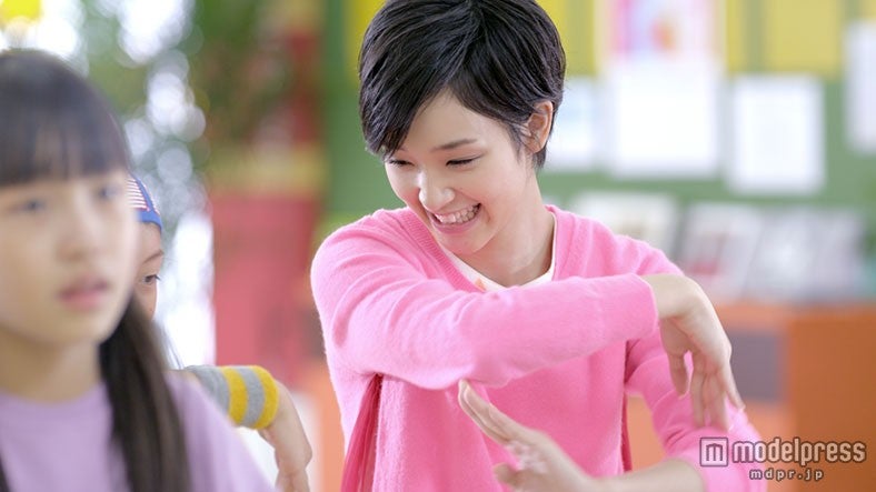 剛力彩芽がインストラクター役に