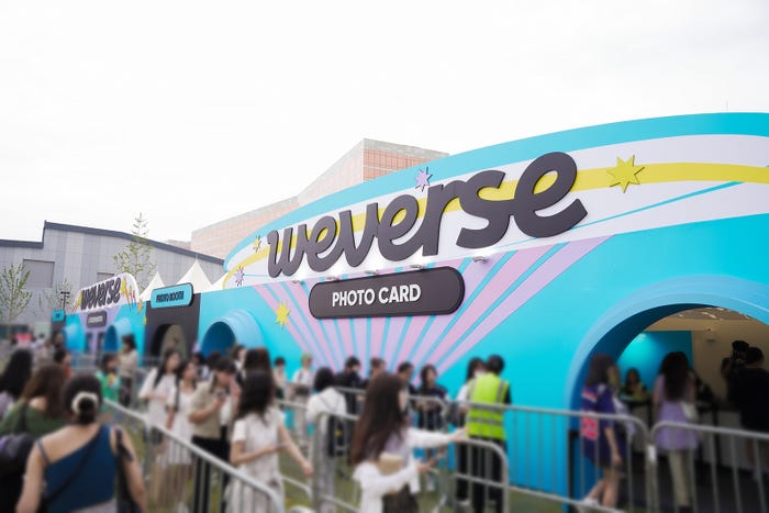 Weverseカードブース(C)2024 Weverse Con Festival