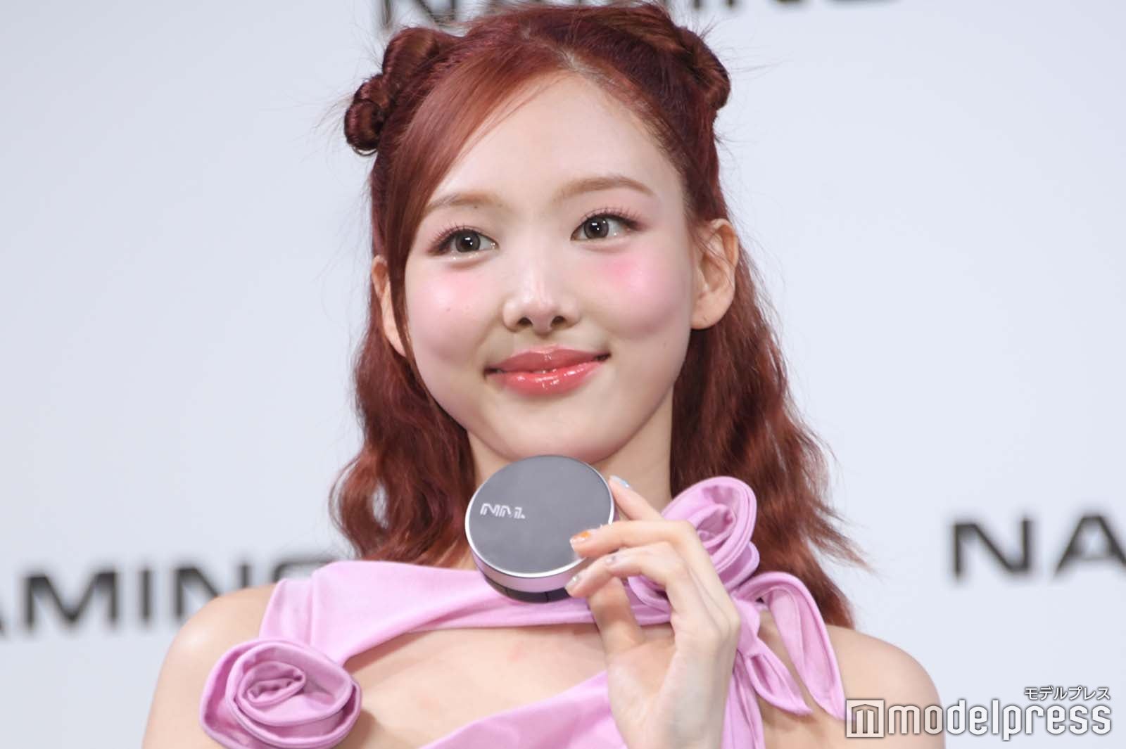 ナヨン（C）モデルプレス