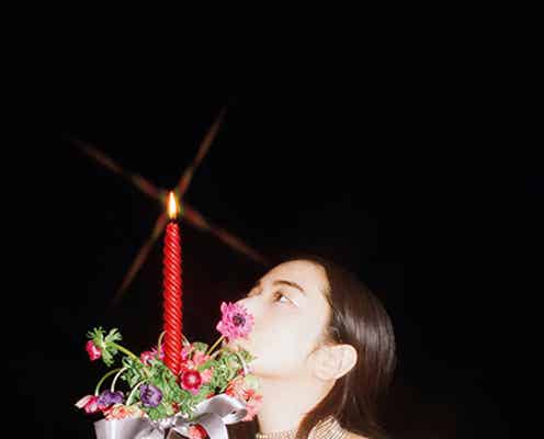 小松菜奈、肩出しで美しさ際立つ