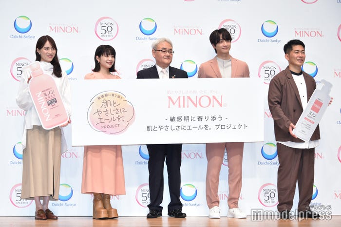 笹川友里、岸井ゆきの、吉田勝彦社長、小関裕太、太田博久(C)モデルプレス